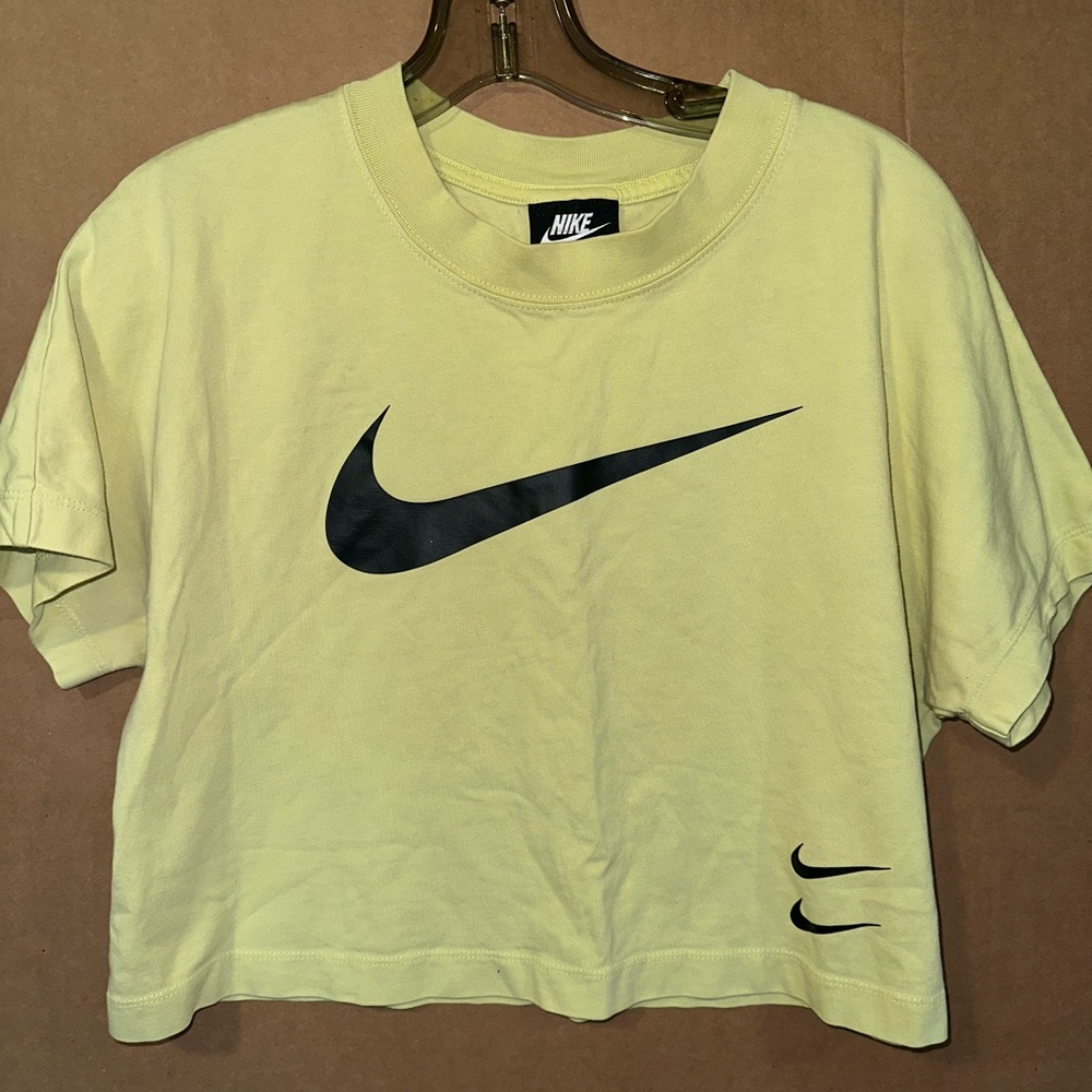 Nike light green cropped tee